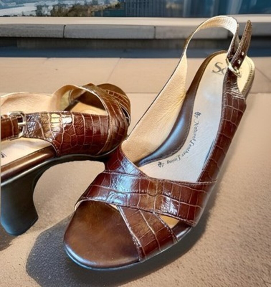 Sofft Leather Portia Crocodile Open Toe Platform Sandals Womens Sz 11 Heels